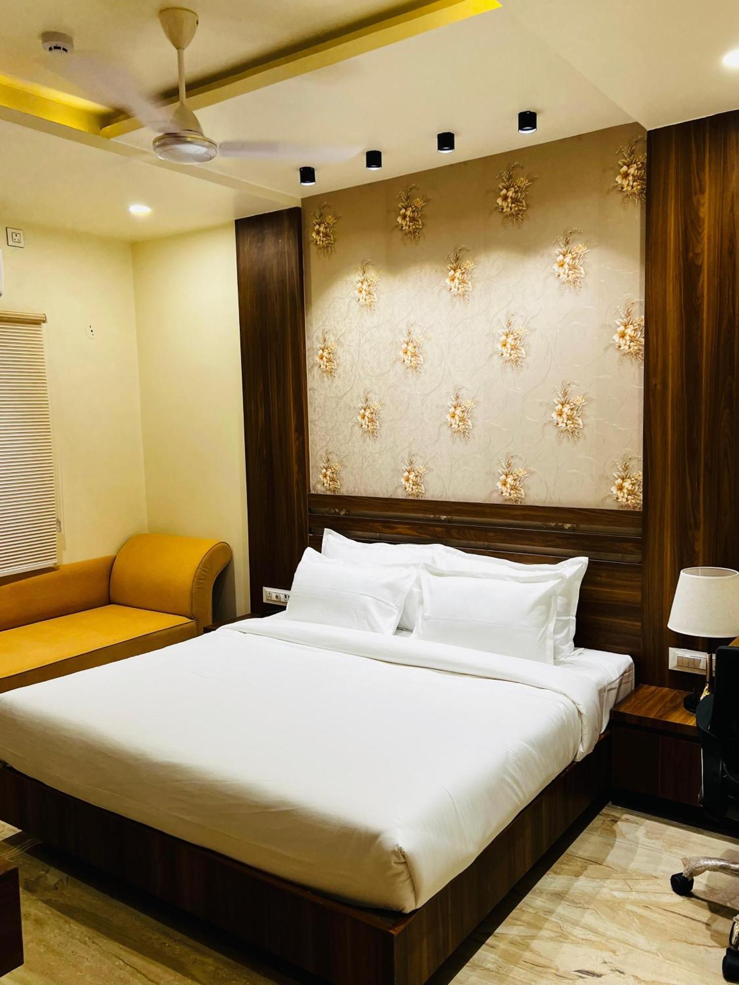 Hotel Kingston Paradise Beawar Exterior photo